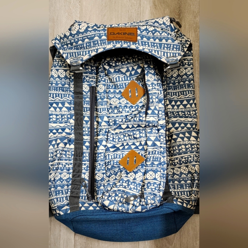 38L Dakine Travel Backpack 🌏
